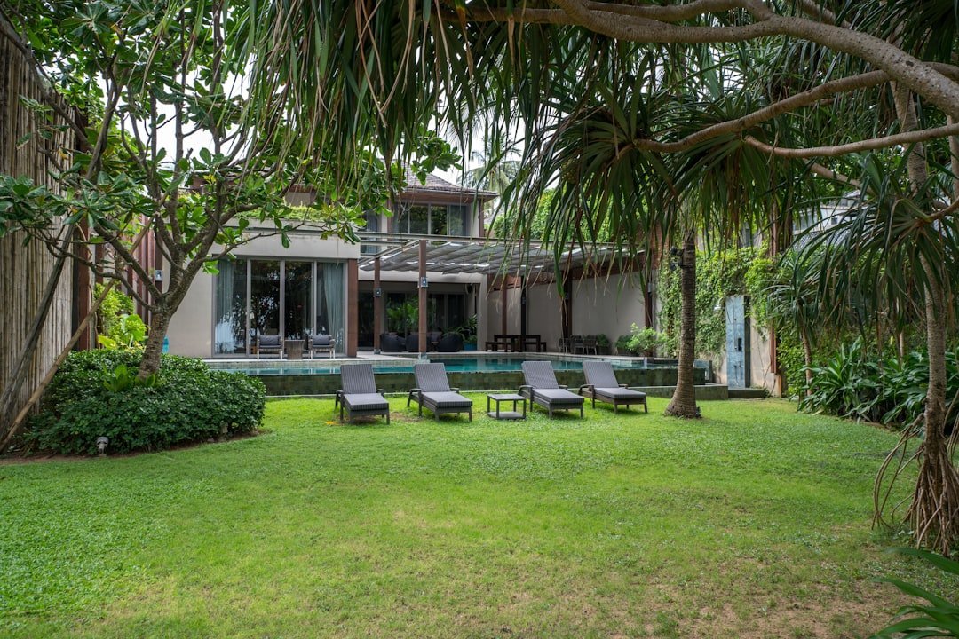 biệt thự Vịnh Ngọc Vinhomes Cần Giờ — minh họa modern villa exterior garden pool