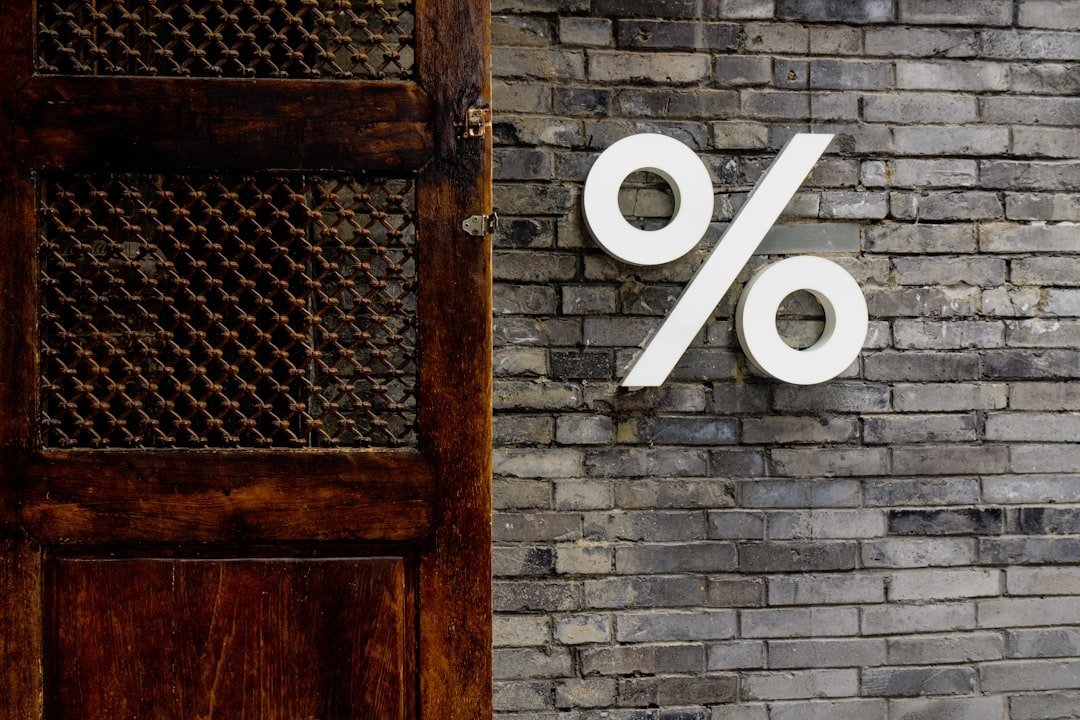 chiết khấu 9% Vinhomes Cần Giờ — minh họa percentage discount finance concept