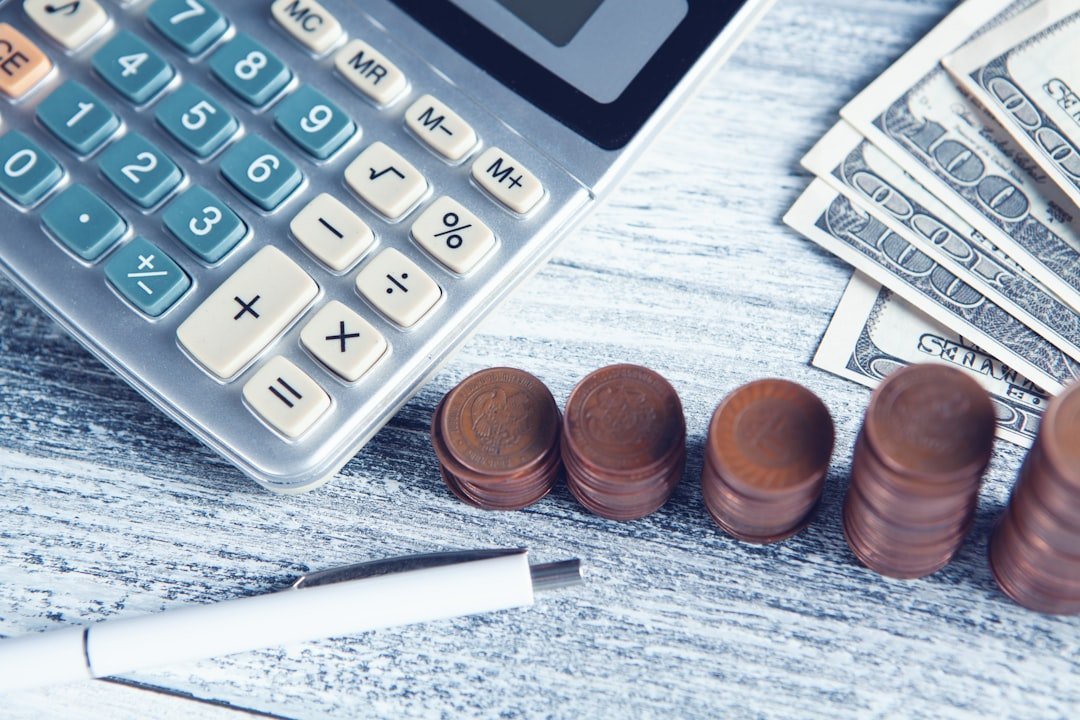 giãn xây 18 tháng Vinhomes Cần Giờ — minh họa financial planning calculator house model coins
