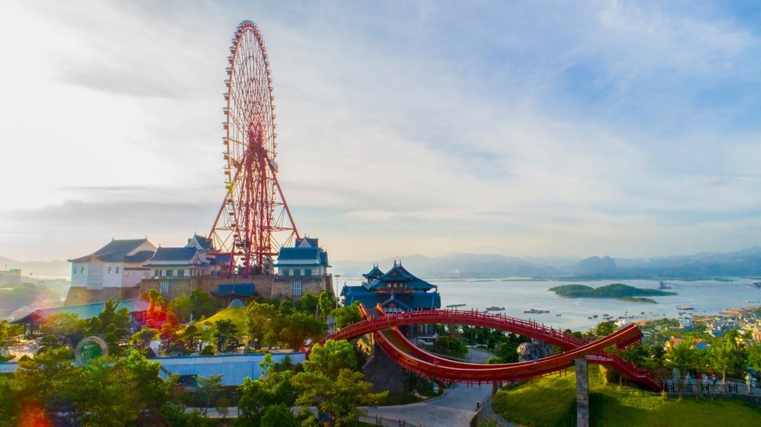 Safari VinWonders Cần Giờ — minh họa coastal theme park aerial resort Vietnam