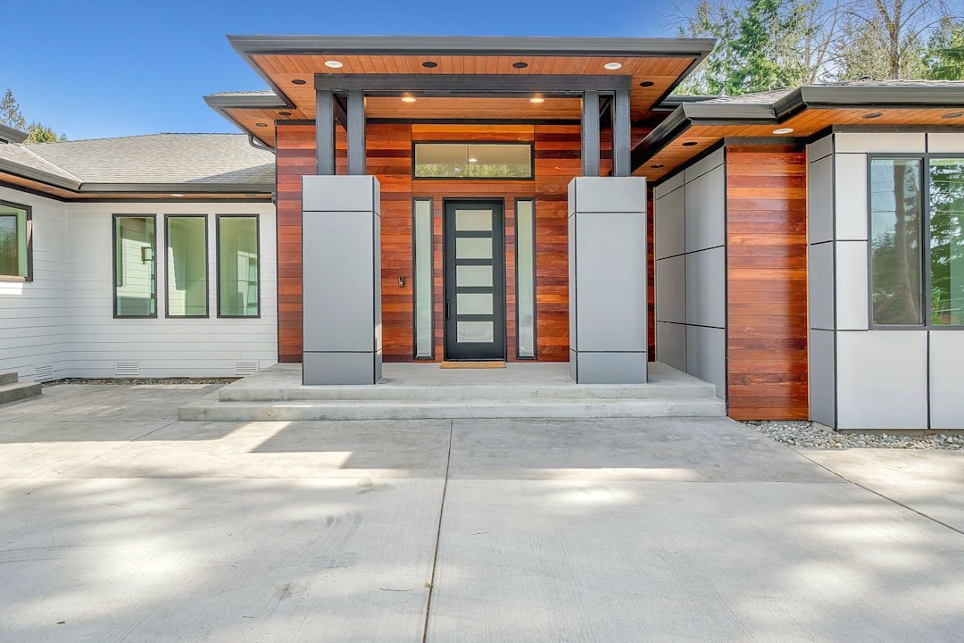 tiến độ Vịnh Tiên Vinhomes Cần Giờ — minh họa model house showroom exterior modern