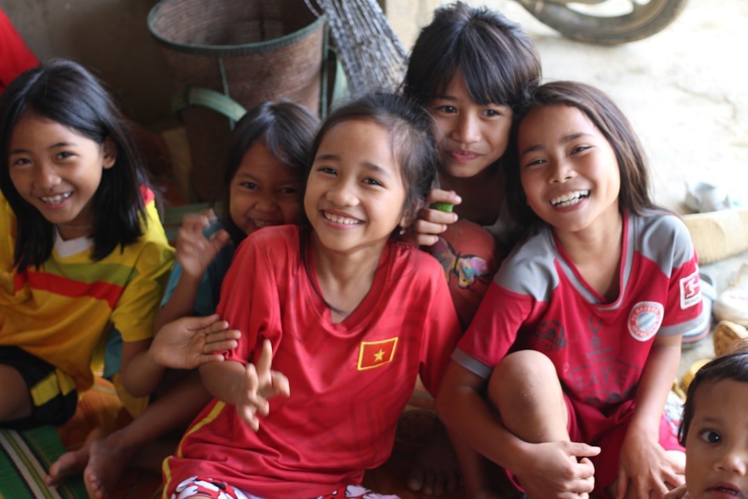 Việt kiều mua nhà Vinhomes Cần Giờ — minh họa overseas family reunion home Vietnam