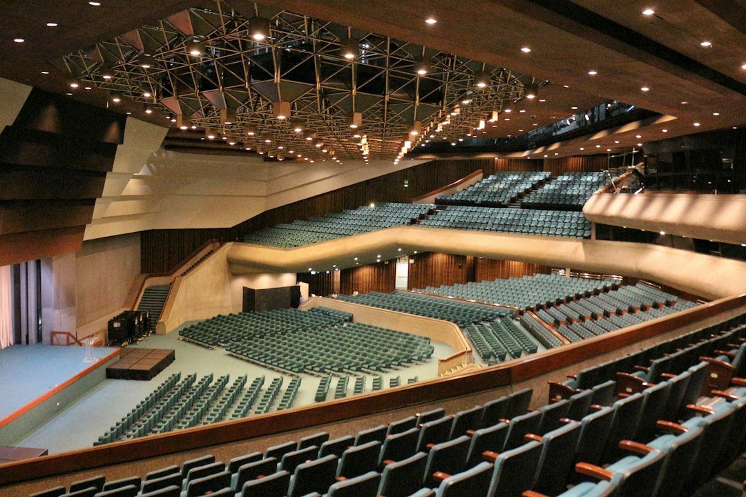 kinh tế lễ hội Vinhomes Cần Giờ — minh họa modern convention center interior large hall