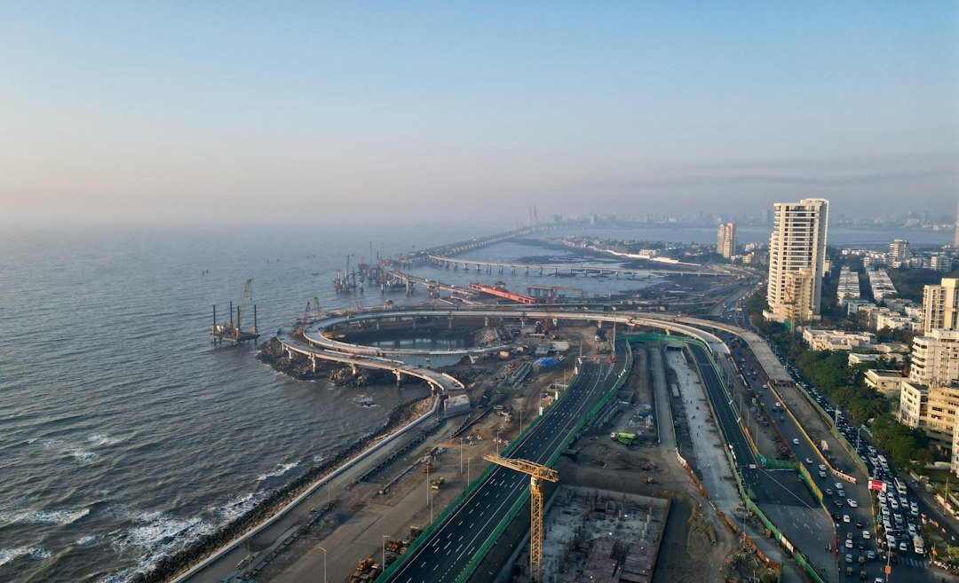 Hạ tầng Vinhomes Cần Giờ — minh họa coastal city construction roads aerial