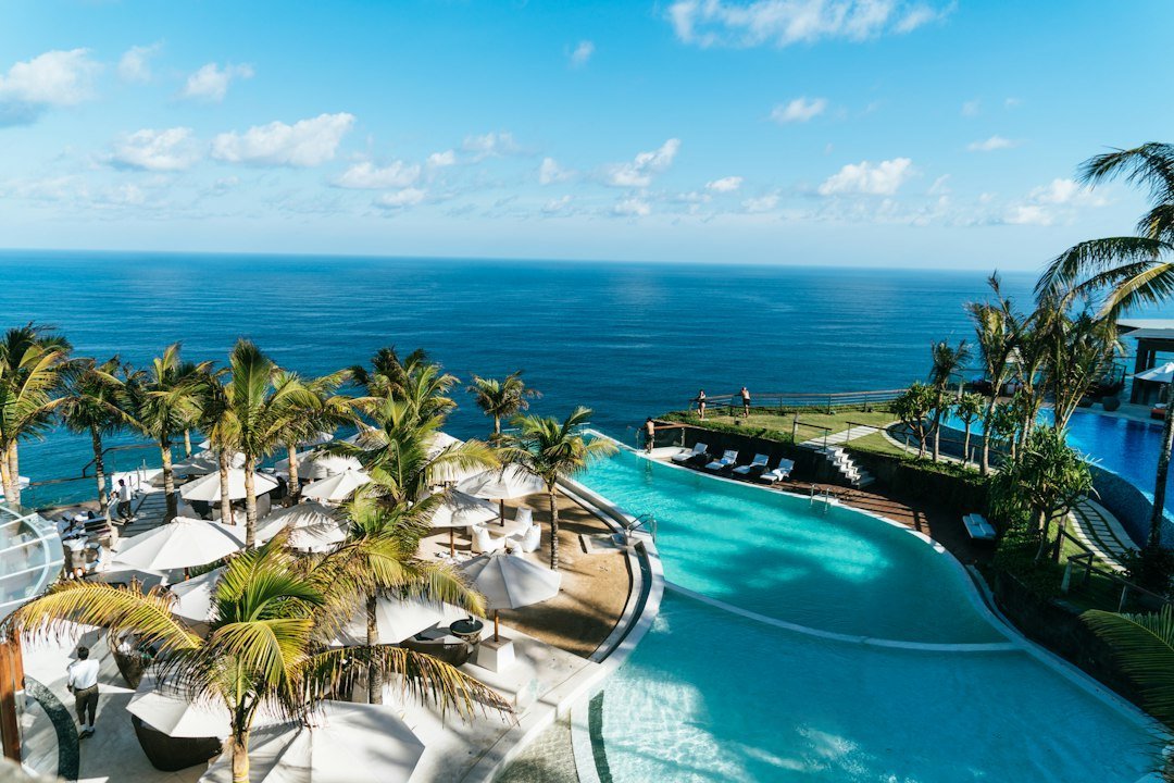 Vinpearl khai trương Vinhomes Cần Giờ — minh họa luxury beach resort hotel pool